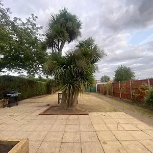 Dallas House - Easy Links To Lhr And London Holiday home Hayes (Greater London)
