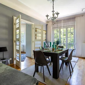 Serpentine At Buda Castle Apartment